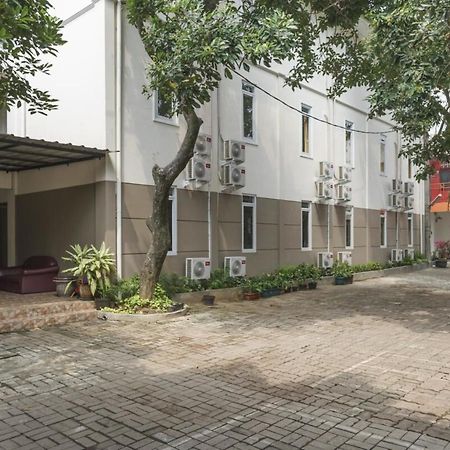 Urbanview Hotel Minongga Pondok Labu By Reddoorz Jakarta Eksteriør billede
