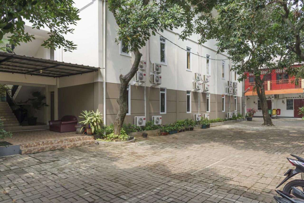 Urbanview Hotel Minongga Pondok Labu By Reddoorz Jakarta Eksteriør billede